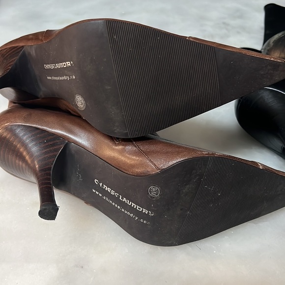 2 for 1..Pointed toe boots. Good condition. Wear shown on toes. - Picture 2 of 6